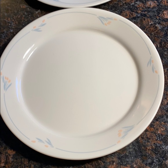 4 Corelle Windflower 9” luncheon Plates - Picture 2 of 9